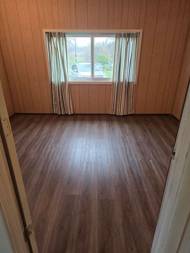 Building Photo - 3 bed 2 bath Mobile Home for rent  Rent in Grants Pass