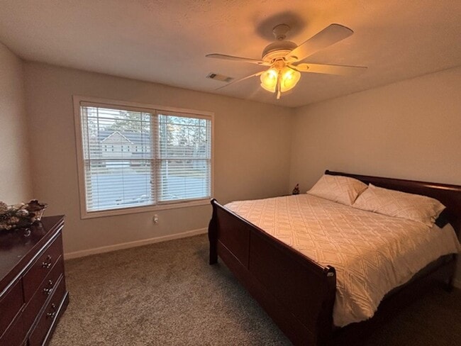 Building Photo - Beautiful Home in Phenix City