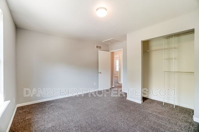 Building Photo - 3660 Willow Run Dr