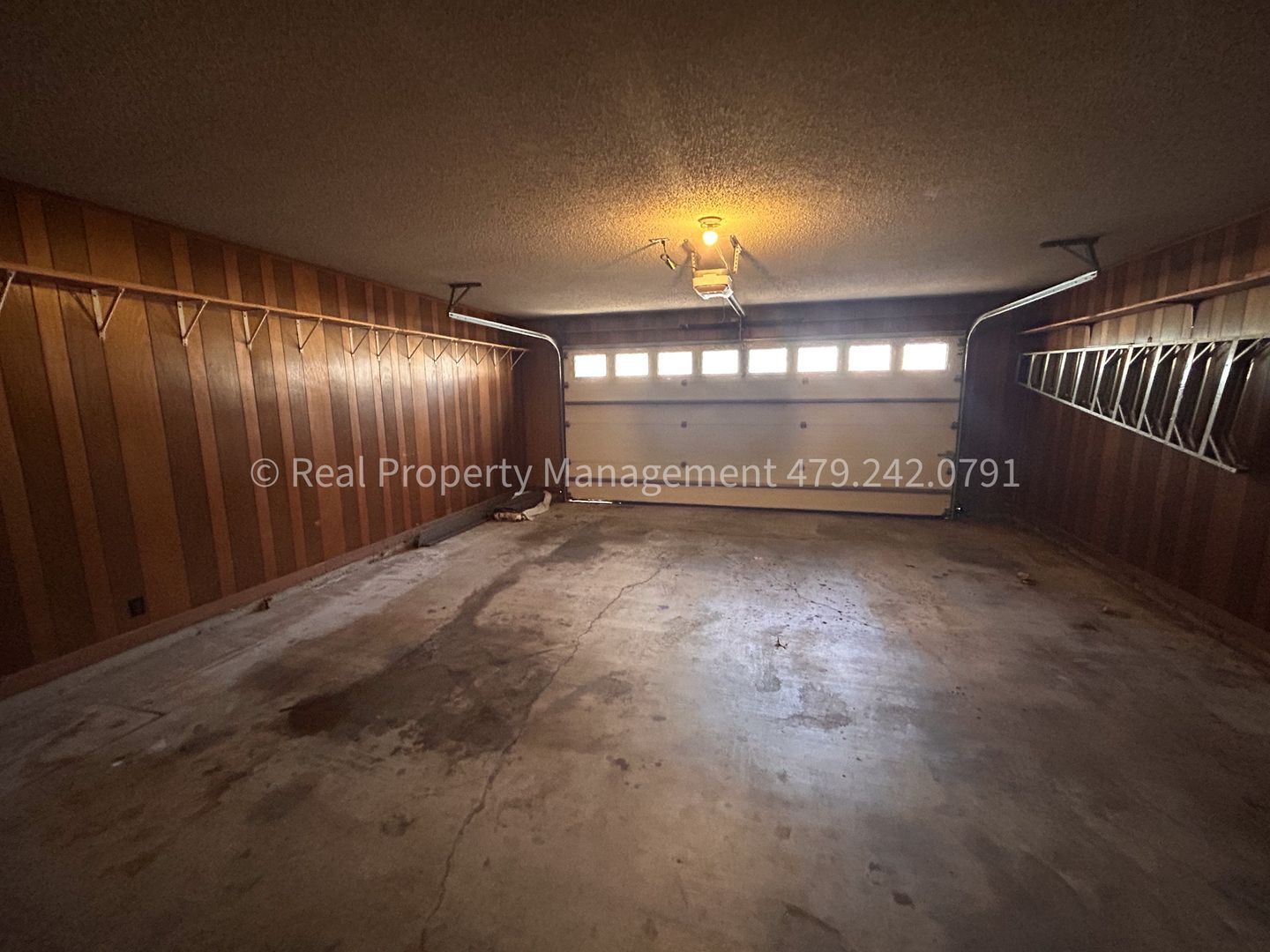 Building Photo - 9812 Meandering Way