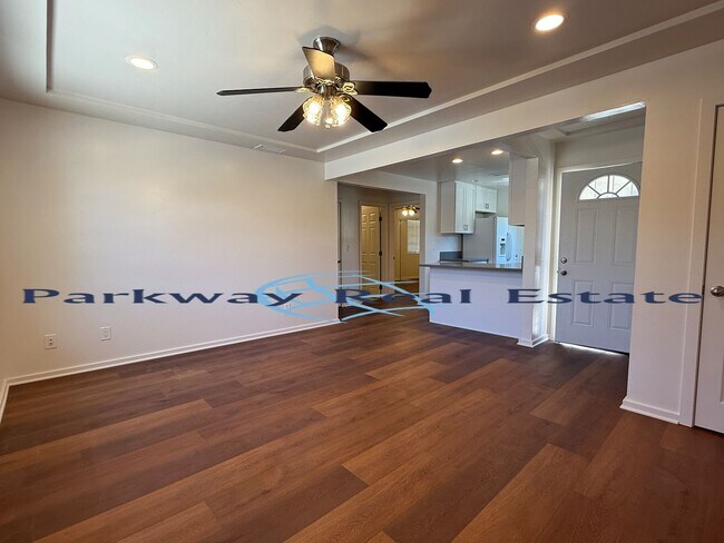 Building Photo - 8549-8551 Wintergardens Blvd.