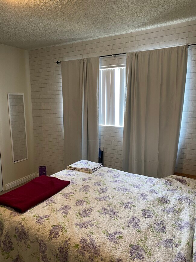 Building Photo - 2308 Clark Ln