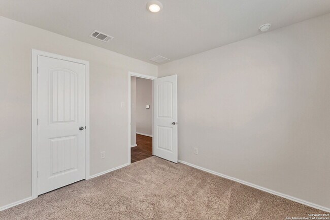 Building Photo - 140 Fireoak Dr