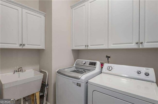 Building Photo - 3733 Paces Park Cir SE