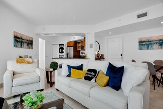 Building Photo - 480 NE 30th St