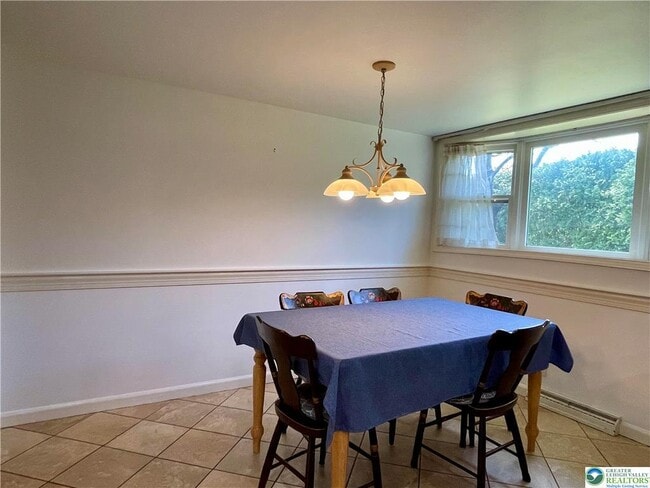 Building Photo - 1331 Armstrong Rd