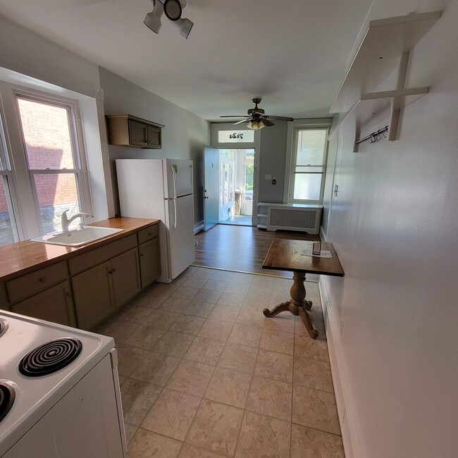 Building Photo - 7128 Boyer St