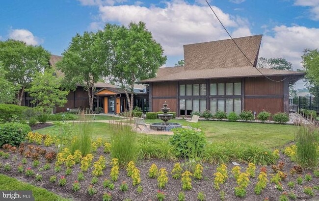 Building Photo - 20926 Valley Forge Cir