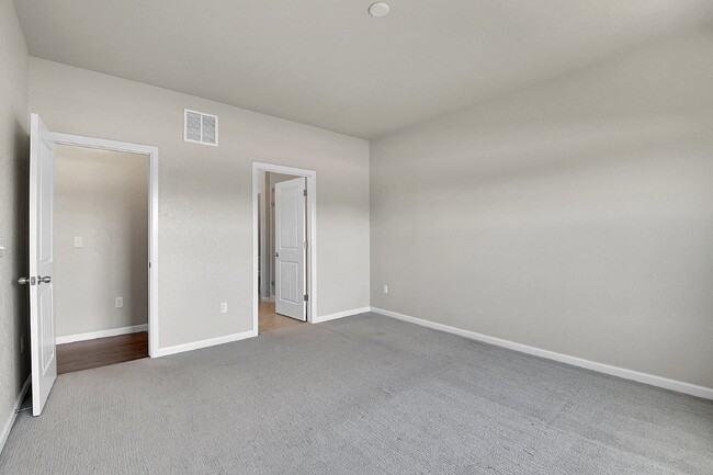 Building Photo - $3,095.00 - 4 Bedrooms, 2 Bathroom, Single...