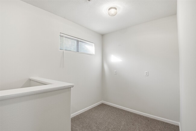 Building Photo - 10241 Azalea Village Dr