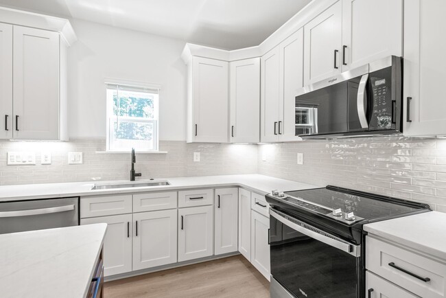 Building Photo - Bright & Modern New Construction Townhome ...