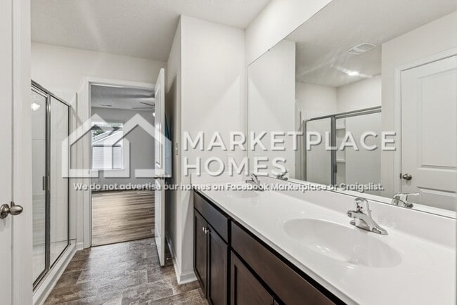 Building Photo - 1425 Willow Springs Dr