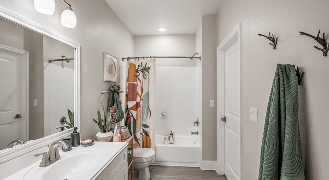 Building Photo - 529 Barker-Clodine Road Unit 19201