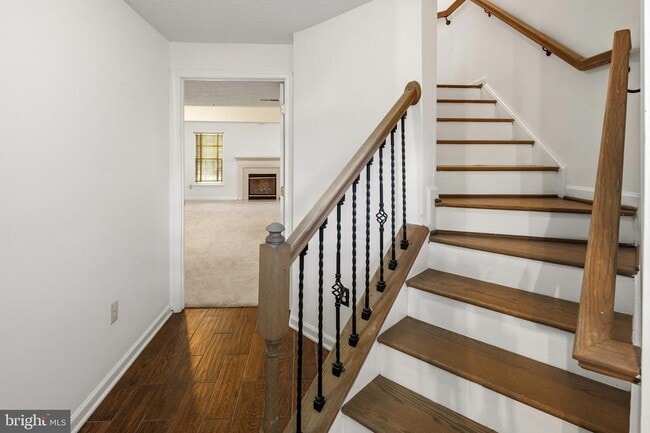 Building Photo - 9805 Redwing Dr