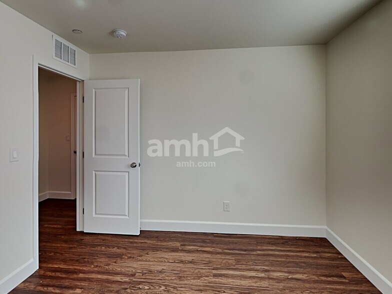 Building Photo - 285 Cape Seville Pl