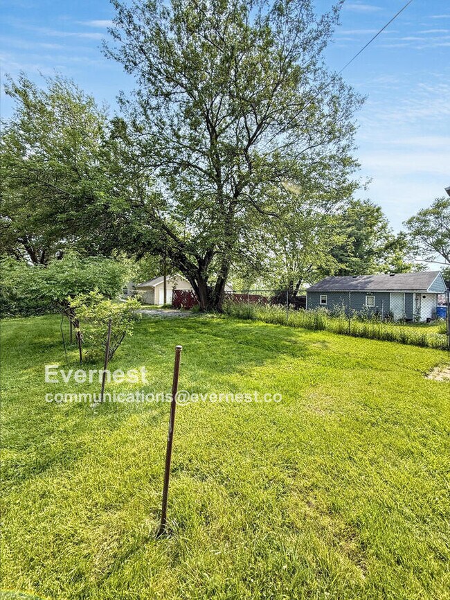 Building Photo - 1124 Vinal St