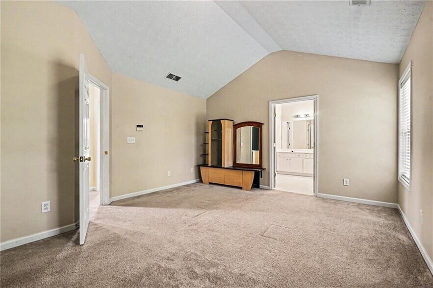 Building Photo - 375 Clairidge Ln SW