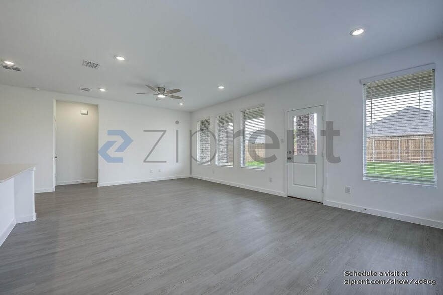 Building Photo - 1313 Rockwell Dr