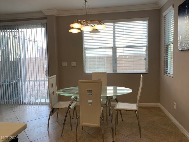 Building Photo - 9024 Semillon St