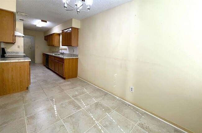 Building Photo - 6203 Gladewell Dr