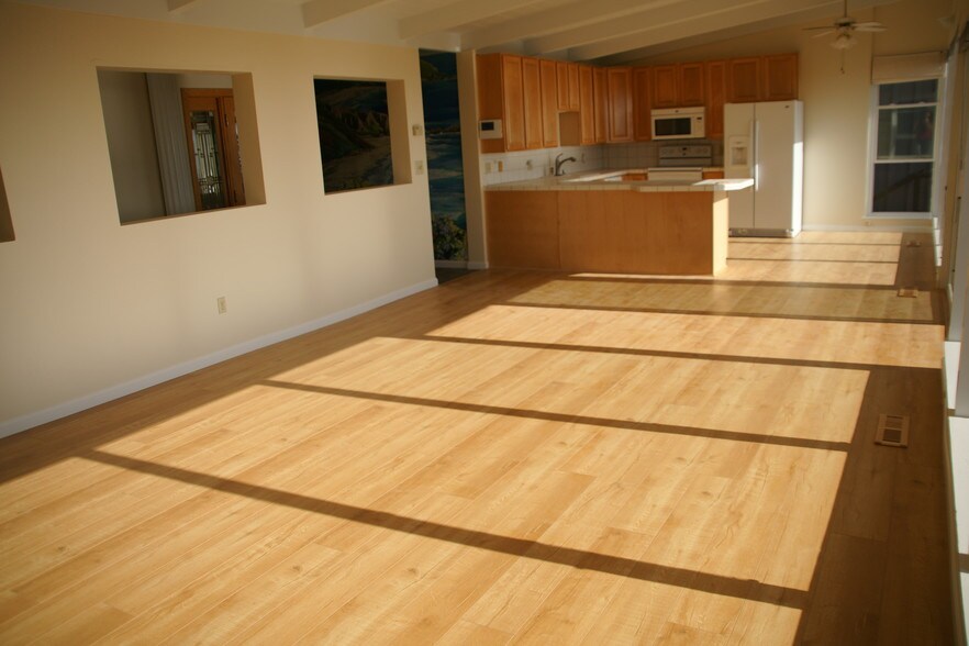 Building Photo - 220 Shoreview Dr