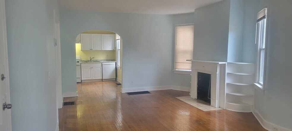 Building Photo - 423 Meigs St
