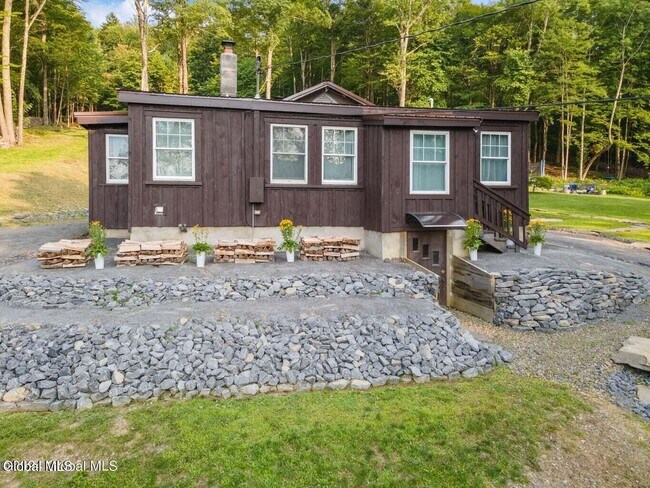 Building Photo - 1136 Enid Rd