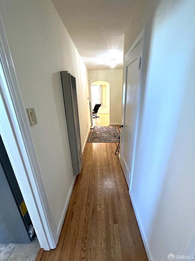 Building Photo - 106 Caselli Ave