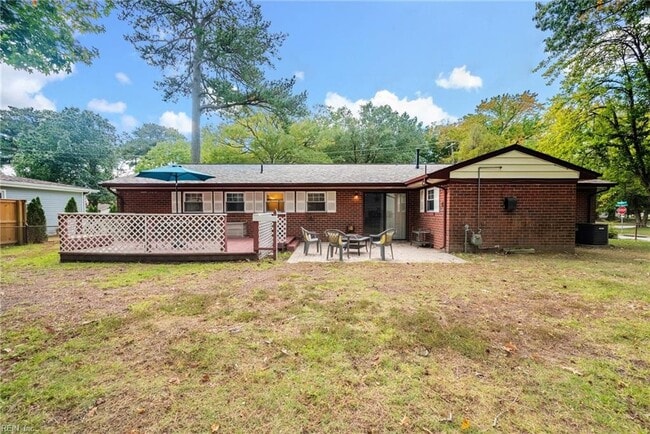 Building Photo - 3252 Club House Rd