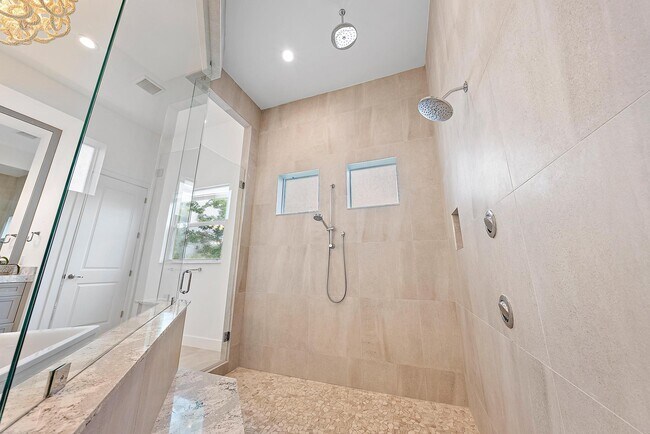 Building Photo - 8270 SE Pennock Trail