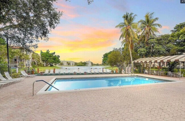 Building Photo - 9230 Lagoon Pl