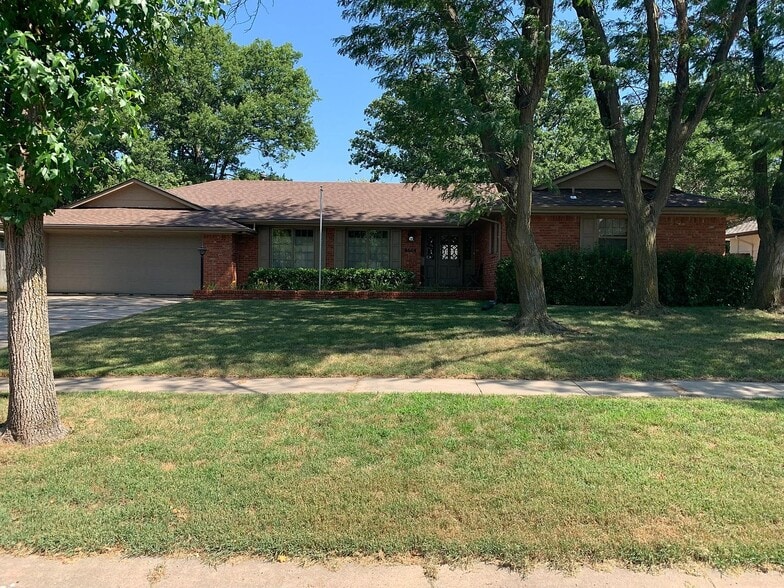 Primary Photo - 8604 E Tamarac St