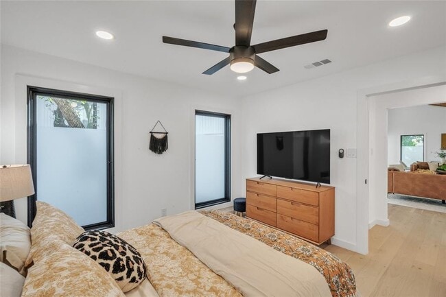 Building Photo - 2100 Apricot Glen Dr