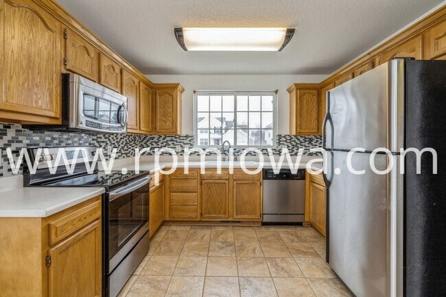 Building Photo - WEST DES MOINES TWO-STORY!! 4 Bedroom, 3.5 Bathrooms!