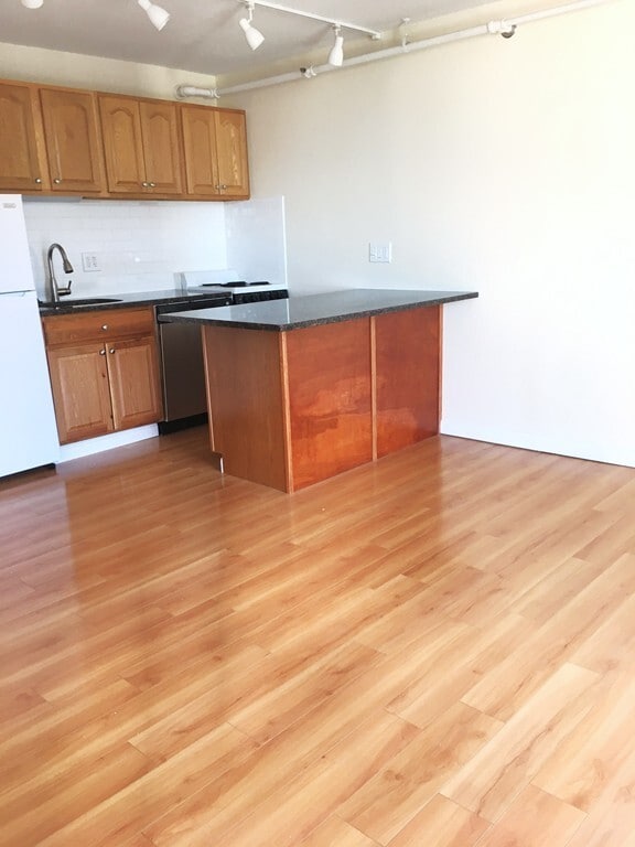 Building Photo - 872 Massachusetts Ave