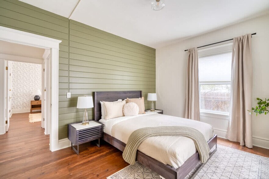 Building Photo - 1036 SE 12th Ave