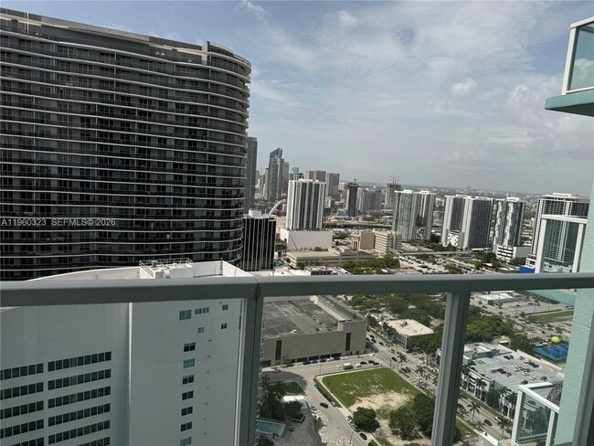 Building Photo - 1900 N Bayshore Dr