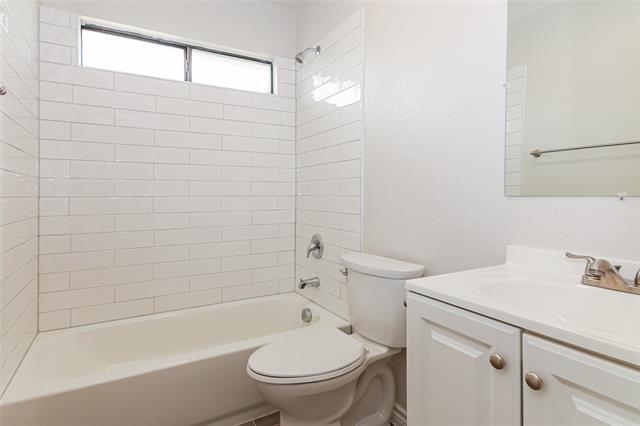 Building Photo - 2718 Holy Cross Ln