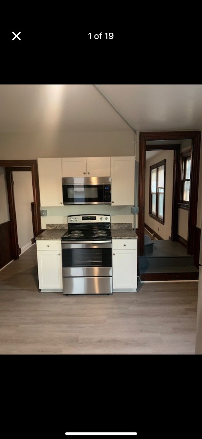 Building Photo - 639 E Middle St