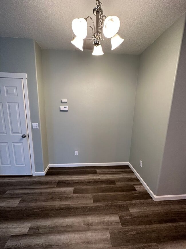 Building Photo - 1573 NW Challis Pl