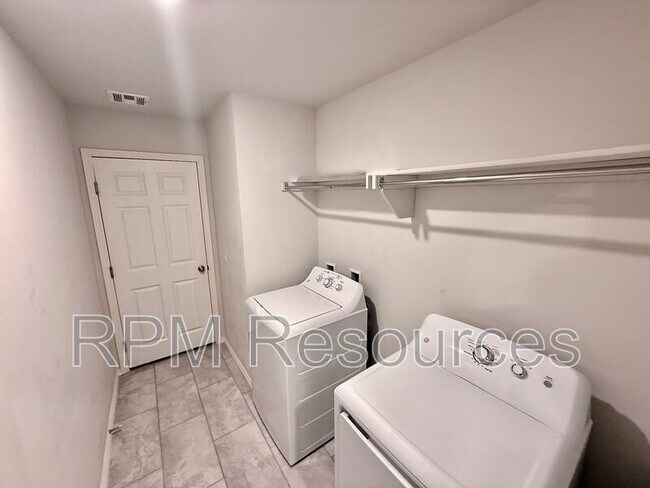 Building Photo - 11009 NW 100th St