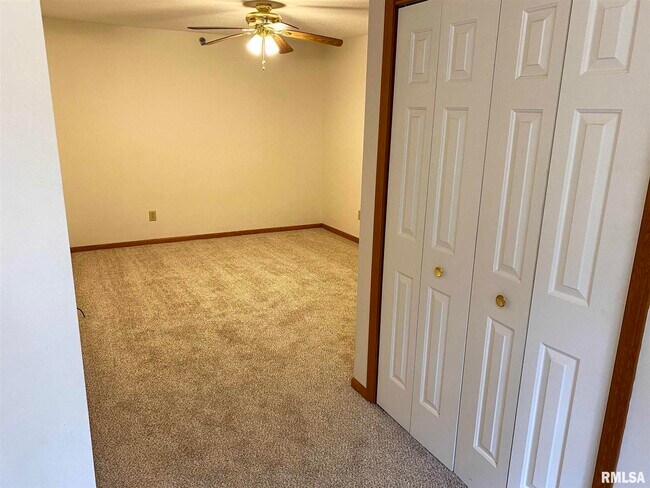 Building Photo - 3804 Creek Hill Dr