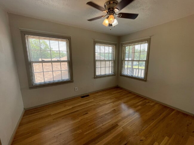 Building Photo - 1 bedroom above garage in Tech Terrace
