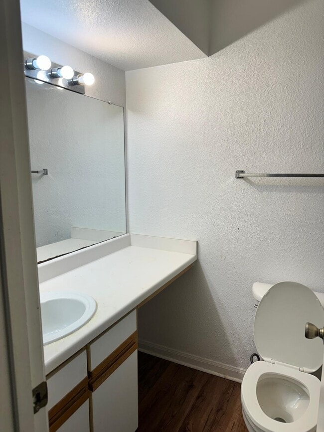 Building Photo - 529 Southwest Pkwy