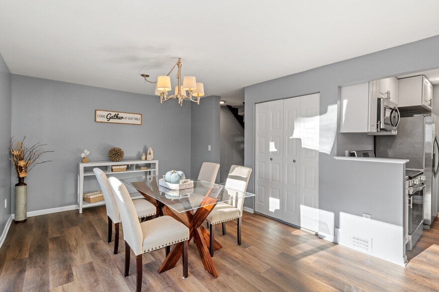 Building Photo - 238 Woodbridge Dr