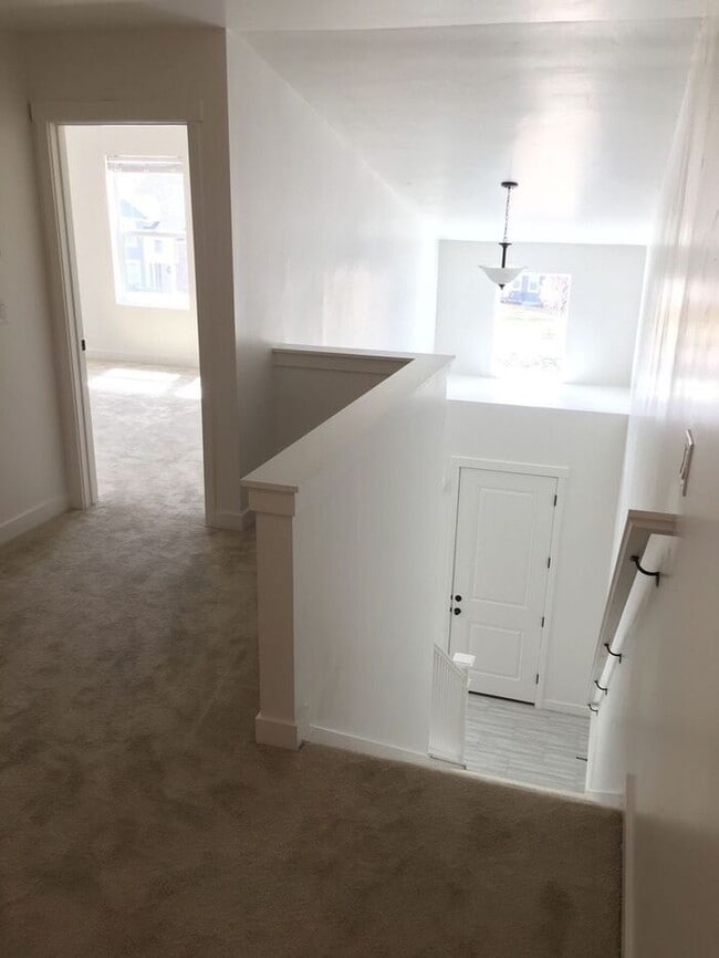 Building Photo - Beautiful Row End Townhouse w 2 car attached