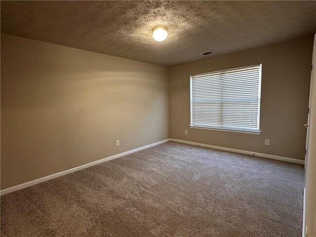 Building Photo - 305 Hulan Way