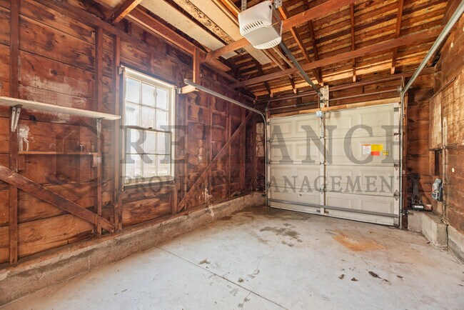 Building Photo - 1017 N Pershing St