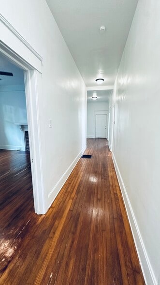 Building Photo - 411 Ebenezer Ave