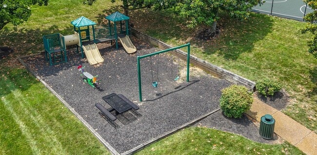 Building Photo - 109 Fieldcrest Ct